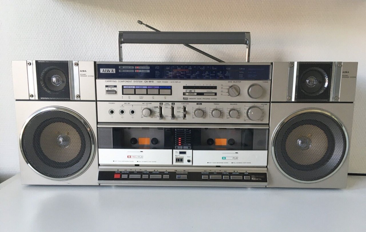 1982 ГОД  Aiwa Original Ca-W10 Ca-100 Boombox.