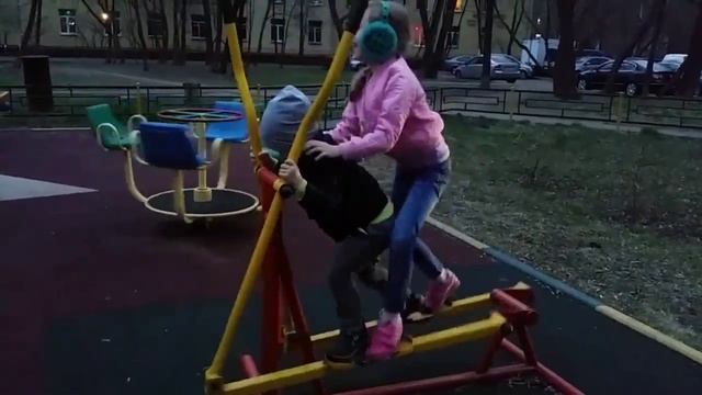 Дети и Спорт / разминка после Детского сада смотреть онлайн