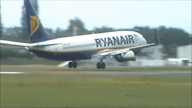 Brussels South Charleroi Airport смотреть онлайн