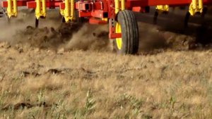 Чизельный культиватор 9800 Bourgault