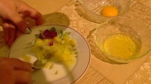 Замечательная подтягивающая маска для лица из яйца, молока и картофельного пюре