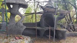 Зона барбекю у бабы Яги. страна Вихляндия.