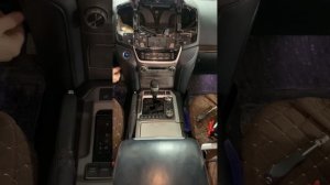 Как снять Штатную магнитолу.  Нижний бар. TOYOTA 200. СВОИМИ РУКАМИ.