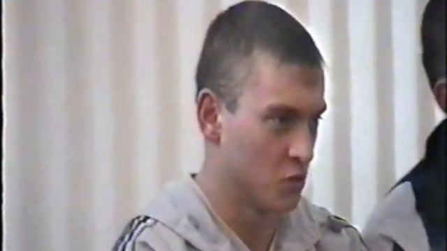 Диспут "Служить или не служить в армии?" _2005 смотреть онлайн