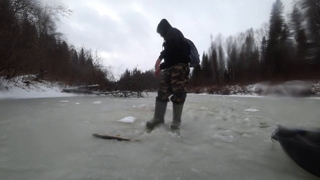 ЗИМНЯЯ РЫБАЛКА. ВТОРОЙ ВЫХОД.ЕСТЬ ЩУКА. смотреть онлайн