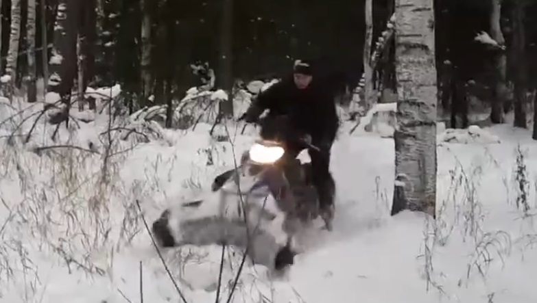 С Михой на снегоходе