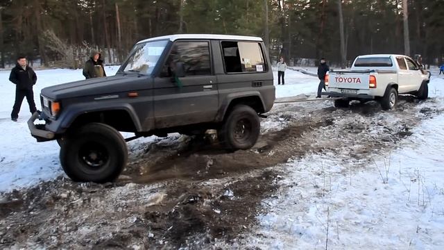 Toyota Hilux vs Toyota Land Cruiser 70 [Off-Road 4х4] смотреть онлайн