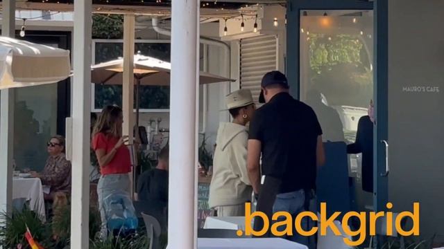 Jennifer Lopez's Chic Lunch Date Style with her daughter in WEHO смотреть онлайн