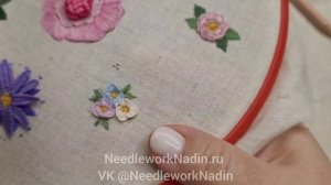 Вышиваем маленькие цветочки