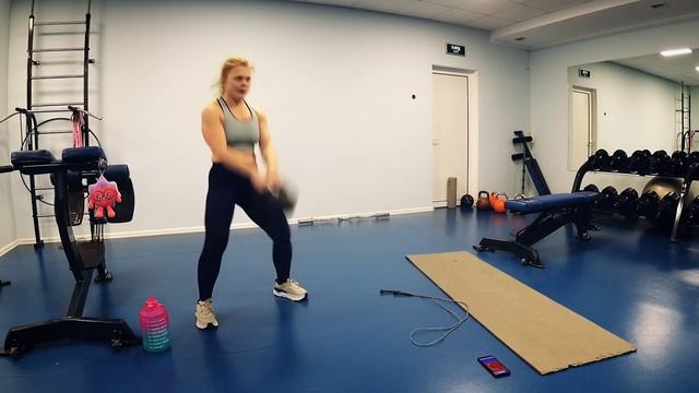 Тренировка с гирей и скакалкой на рельеф и выносливость - Татьянин день и праздничный кроссфит смотреть онлайн