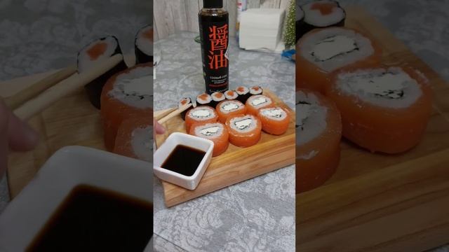 Тестирую ДЕШЕВЫЙ соевый соус #покупки #unpacking #food #обзор #shortsvideo #еда #роллы #sushi