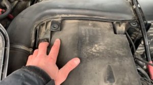 Замена воздушного фильтра и проверка уровня антифриза в дизеле BMW N57.