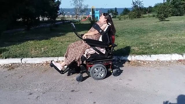 ИСПЫТЫВАЕМ НОВУЮ КОЛЯСКУ.