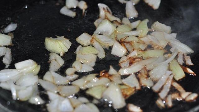 Куриные сердечки, тушеные с картошкой