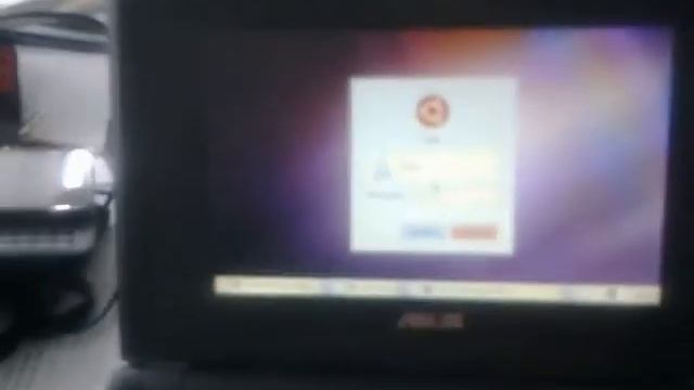 Ubuntu 10.10 Boot Time till Firefox is running @ Asus EEE 701 4G смотреть онлайн