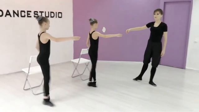 Battements tendus+Passe par terre (разбор) смотреть онлайн