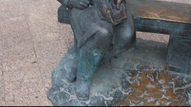 Шерлок Холмс. Памятник Шерлоку Холмсу или Где сделать фото в Москве