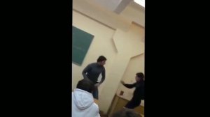 Ботаник дал по морде Кавказцу...