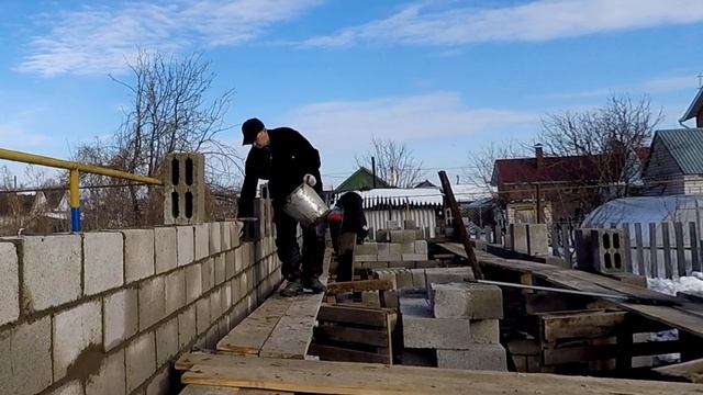 Баня с комнатой отдыха и Хозблок _ Кладка одного здания из керамзитного блока (март 2020)