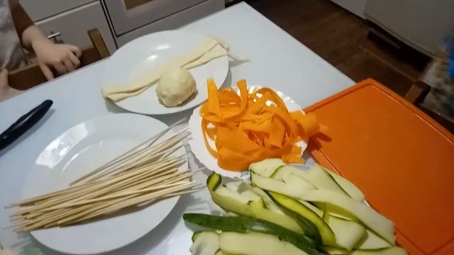 Овощные рулетики на шпажках. Быстрая закуска смотреть онлайн