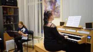 И. С .Бах - "Рондо" из сюиты h moll (домра альт)