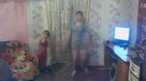 Танец сестрёнок(Ирочки и Жени)под песню самолёты