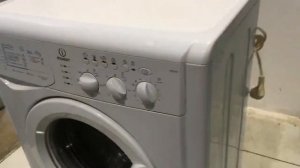 Стиральная машинка INDESIT WISL83