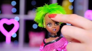 Из ФАРФОРА?!? Обзор Lollipop Girls Bebe с зелеными волосами