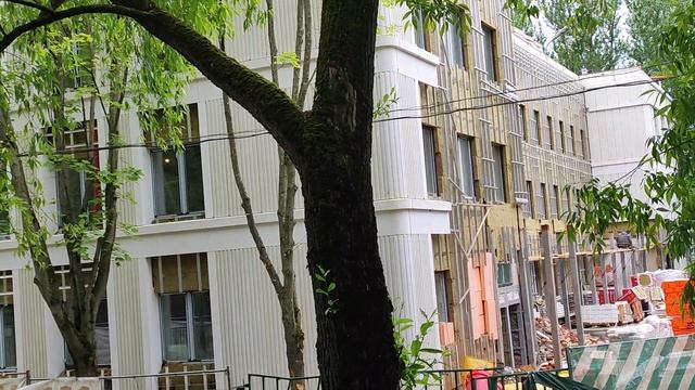 Продолжается капитальный ремонт филиала №2 ДГП №129 смотреть онлайн