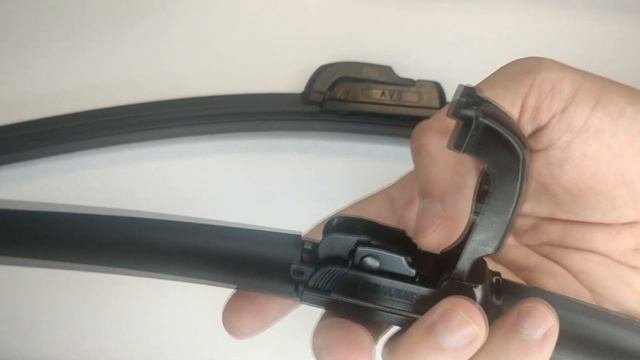 Комплект бескаркасных щеток стеклоочистителя AVS