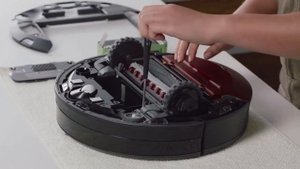 Замена модуля бокового колеса Roomba 980.