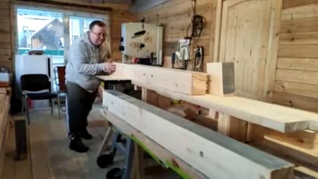 Как ровно распилить брус 150 на 150 ленточной пилой Makita LB 1200 F смотреть онлайн