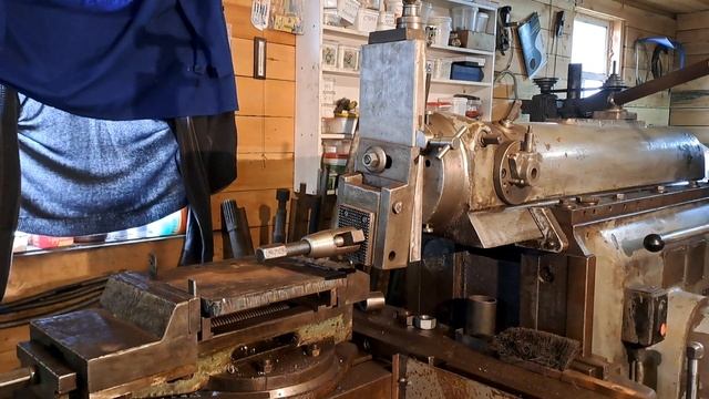 Настройка строгального станка на обработку вертикального торца.