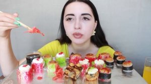 БЛОГЕРСТВО КАК ВСЕ НАЧИНАЛОСЬ / MUKBANG asmr Ayka Emilly