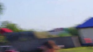Андрей Дергунов (ФК Труд, Шумиха) забивает гол в ворота противника.