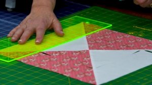 Make a "Turn Style" Quilt with Jenny Doan of Missouri Star (Video Tutorial)