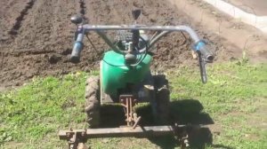 Нарезаем грядки под посадку картошки мотоблоком Caiman Vario