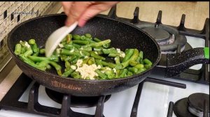 Зелёная фасоль с чесноком в сметане/Быстрый гарнир/Вкусно.Просто.Быстро#фасоль #гарнирбыстро