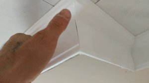 Плинтус потолочный (багет) углы.ремонт каартир