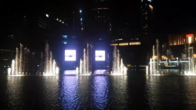 Иллюминация башни Бурж Халифа смотреть онлайн