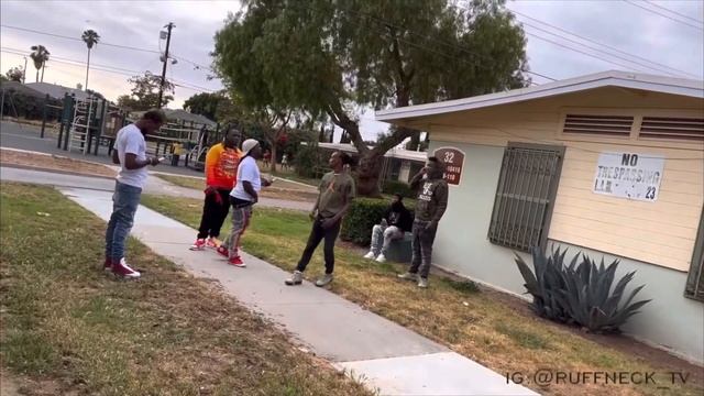 Grown Man Joins Blood Gang N Watts @ 34 years old смотреть онлайн