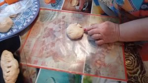 Формовку  булочек продолжаем из Хрущевского теста