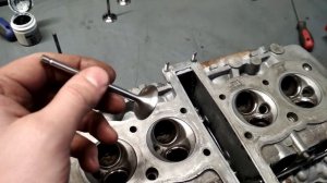 К.З.К Часть 3: ремонт ГБЦ Yamaha, прирезка седел клапанов, шлифовка, проверка герметичности