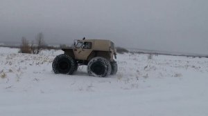Из воды на лед (вездеход ХИЩНИК-29070)