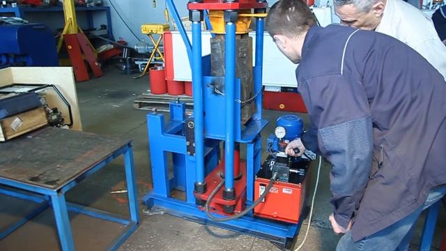 Установка для сборки и разборки поглощающего аппарата УРПФА смотреть онлайн