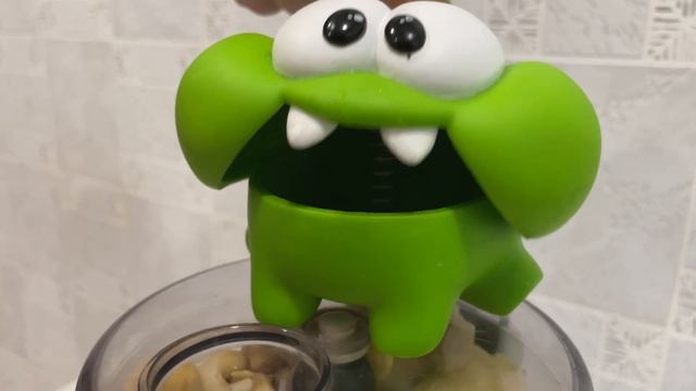 Ам-ням и Дамилька готовят мороженое из бананов #амням#мороженое смотреть онлайн