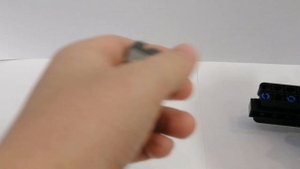 Как сделать пистолет из лего техник без резинок (далеко стреляет)