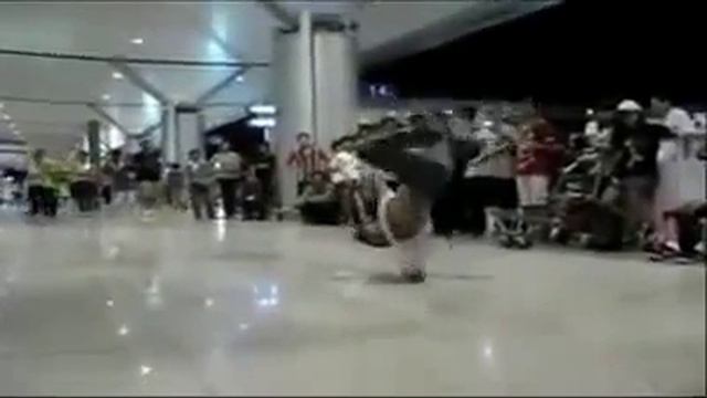 Брейк-данс(чё творят... это просто жесть) смотреть онлайн