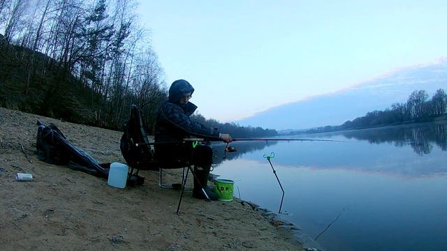 Нижняя Москва-река. Зимний фидер. Вернулись за лещом. Интересный случай на рыбалке. смотреть онлайн
