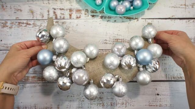 Красивое новогоднее украшение на входную дверь DIY смотреть онлайн